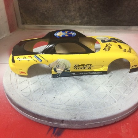 デカール貼付完了(右)